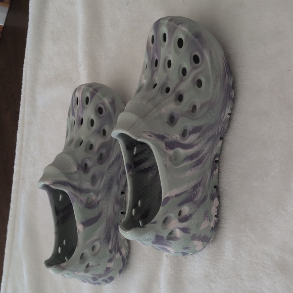 Womans Skechers Go Foam Arch Fit, Size 6 - Picture 1 of 9